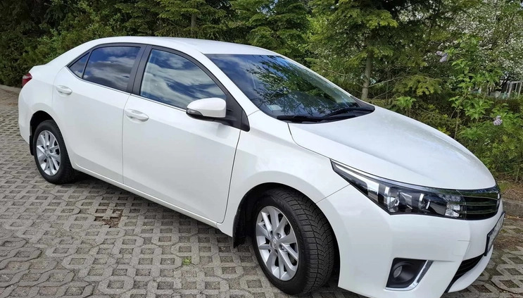 Toyota Corolla cena 50000 przebieg: 132432, rok produkcji 2015 z Góra małe 46